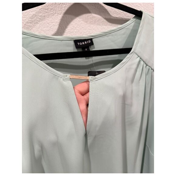 TORRID Mint Round Neck Sleeveless Blouse - Picture 3 of 6